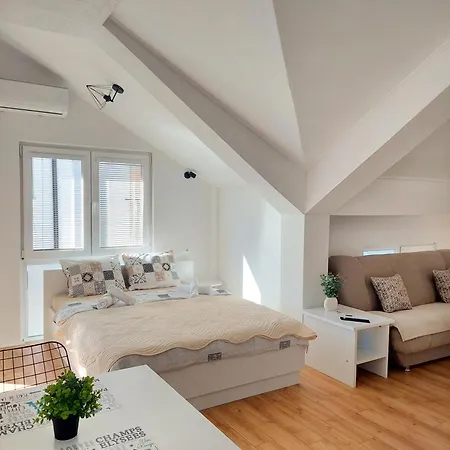 Marko Apartment *